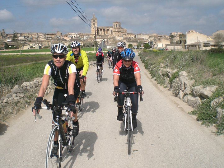 200236_197506416956502_100000914368044_506762_5358736_n