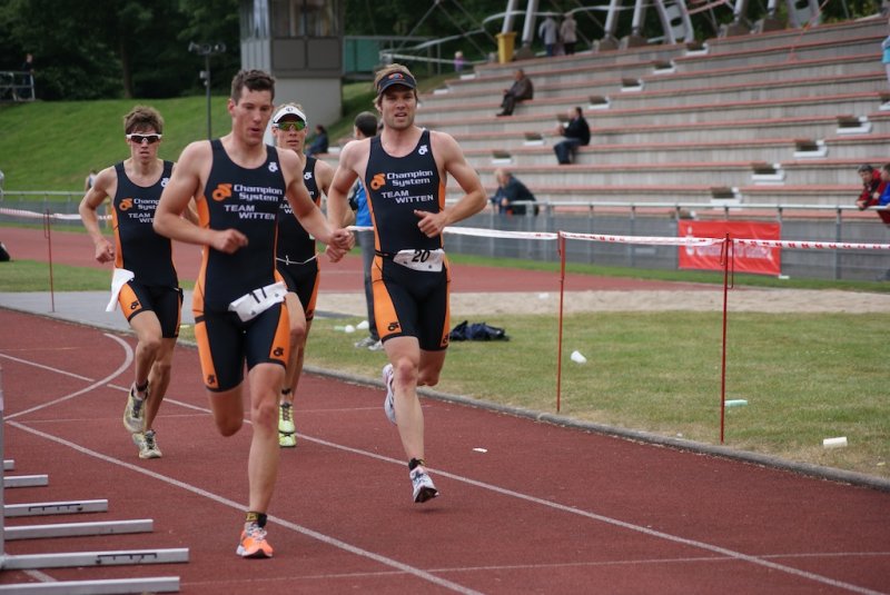 hinten links: Tim Klauke, rechts: Dominik Wawrik, vorne links: Christian Thomas, rechts: Stefan Zelle