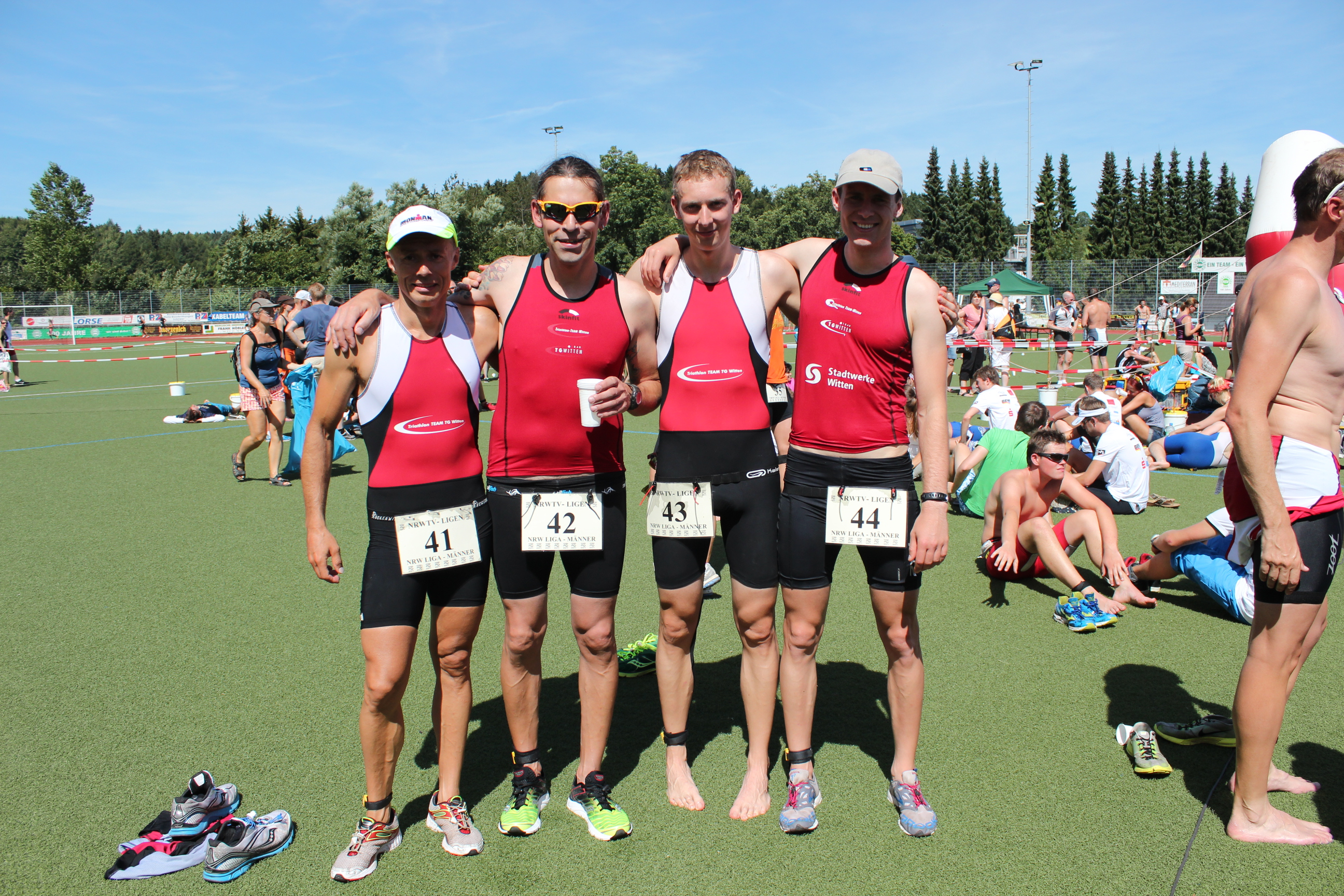 Erschöpft nach großem Kampf: Dietmar Bierey, Kai Moldenhauer, Sebastian Krusch, Raphael Gösmann (v.l.n.r.) alt